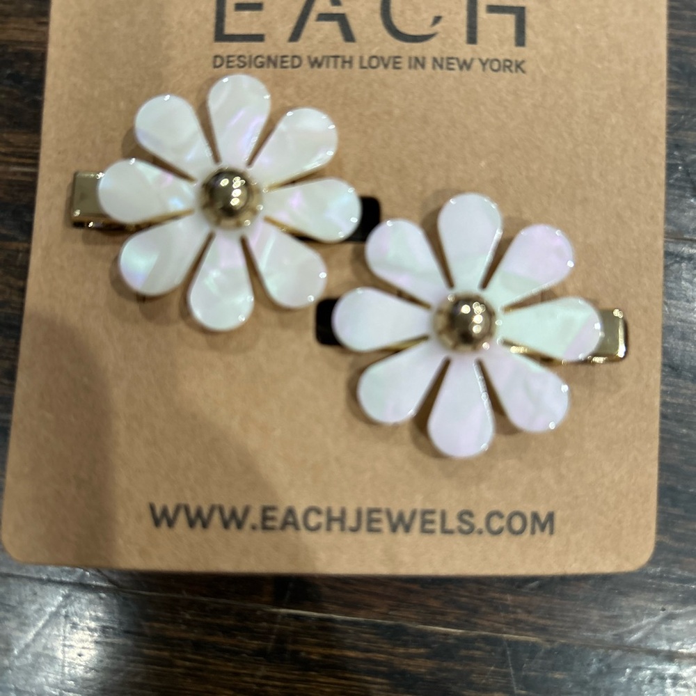 White Flower Hair Clips